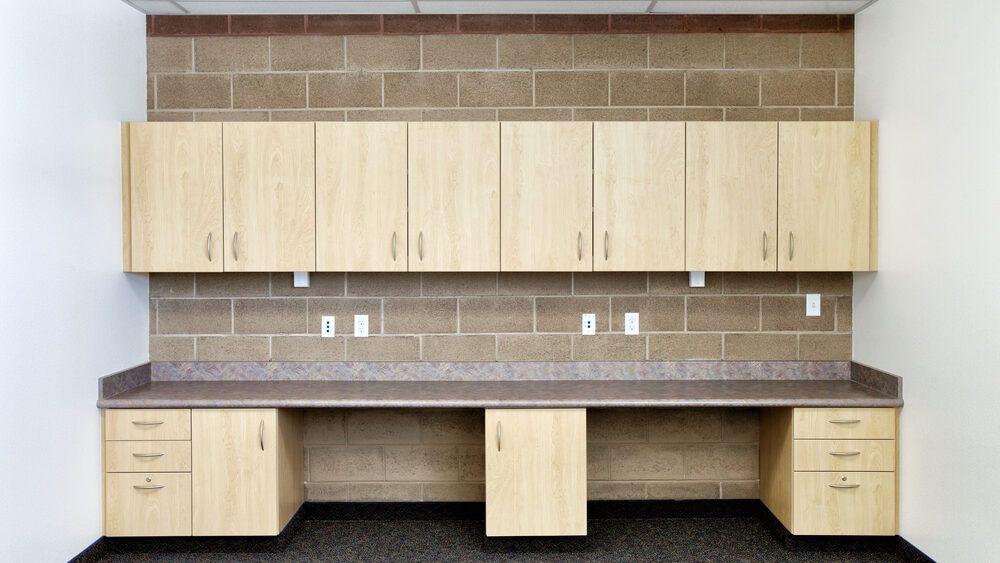 2D vs. 3D Laminates in Commercial Cabinetry: Choosing the Right Thermofoil Film for High-Traffic Environments